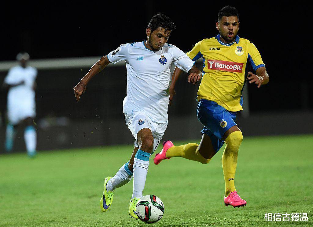 ayx爱游戏体育-转折点！上海海港状态回暖，葡超今晨攻防权衡，压力陡增，年轻球员得到机会-ayx爱游戏体育